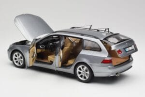 BMW 545i E61 Touring Helehall Kyosho 1:18 80430308414 Metall - pilt 5/8
