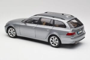 BMW 545i E61 Touring Helehall Kyosho 1:18 80430308414 Metall - pilt 7/8