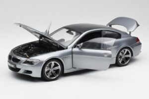 BMW M6 E63 Silver Hall Kyosho 1:18 08703GR Metall - pilt 2/8