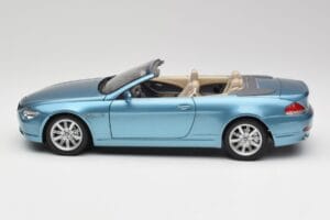 BMW 6 E64 Kabriolett Helesinine Kyosho 1:18 80430153440 Metall - pilt 4/8