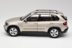 BMW X5 E70 4.8i Platinum Pronks Metallic Kyosho 1:18 80430413413 Metall - pilt 4/8