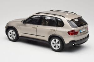 BMW X5 E70 4.8i Platinum Pronks Metallic Kyosho 1:18 80430413413 Metall - pilt 7/8