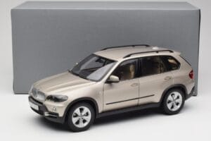 BMW X5 E70 4.8i Platinum Pronks Metallic Kyosho 1:18 80430413413 Metall - pilt 8/8