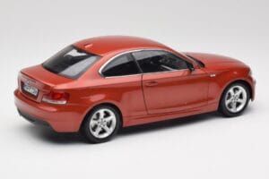 BMW 1 E82 Coupe Oranž Kyosho 1:18 80430427064 Metall - pilt 3/8