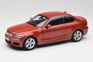 BMW 1 E82 Coupe Oranž Kyosho 1:18 80430427064 Metall