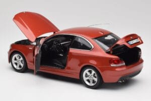 BMW 1 E82 Coupe Oranž Kyosho 1:18 80430427064 Metall - pilt 5/8