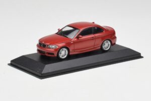BMW 1M E82 Oranž Minichamps 1:43 413020023 Metall - pilt 2/5