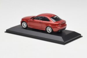 BMW 1M E82 Oranž Minichamps 1:43 413020023 Metall - pilt 3/5