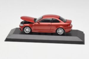 BMW 1M E82 Oranž Minichamps 1:43 413020023 Metall - pilt 4/5