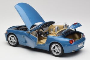 BMW Z4 E85 Maldives Blue Bburago 1:18 34046BLUE Metall - pilt 5/8