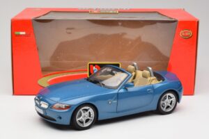 BMW Z4 E85 Maldives Blue Bburago 1:18 34046BLUE Metall - pilt 8/8