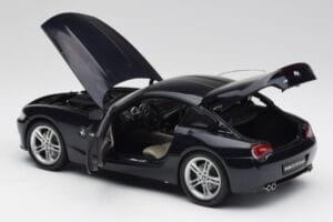 BMW Z4 E86 M Coupe Must Kyosho 1:18 08583BK Metall - pilt 5/8