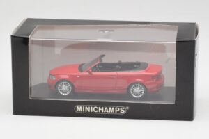 BMW 1-seeria E88 Kabriolett Karmiinpunane Minichamps 1:43 431026230 Metall - pilt 4/5
