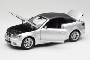 BMW 135i E88 Kabriolett Titan Hõbedane Kyosho 1:18 80430427021 Metall - pilt 2/8