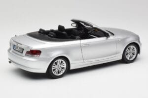 BMW 135i E88 Kabriolett Titan Hõbedane Kyosho 1:18 80430427021 Metall - pilt 3/8