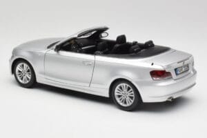 BMW 135i E88 Kabriolett Titan Hõbedane Kyosho 1:18 80430427021 Metall - pilt 7/8