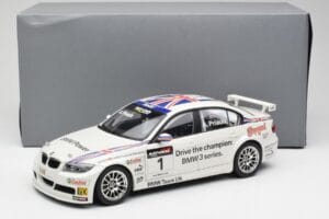 BMW E90 320si #1 A. Priaulx WTCC Champion 2006 Kyosho 1:18 80430429067 Metall - pilt 8/8