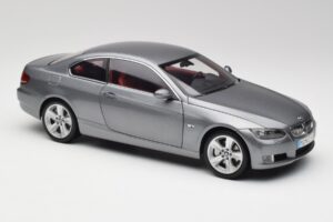 BMW 330i E92 Coupe Hall Metallik Kyosho 1:18 80430407220 Metall - pilt 6/8