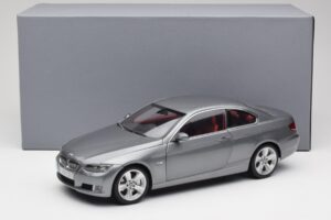 BMW 330i E92 Coupe Hall Metallik Kyosho 1:18 80430407220 Metall - pilt 8/8