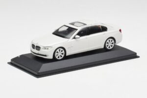 BMW 750Li F02 Valge Minichamps 1:43 80420445201 Metall - pilt 2/5