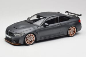 BMW M4 F82 GTS Frozen Hall Minichamps 1:18 80432411555 Metall