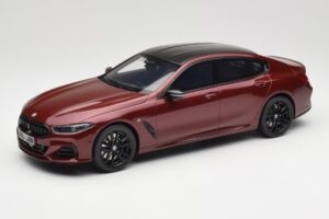 BMW M850i G15 M Performance Melbourne Red Metallic GT Spirit 1:18 GT493 Vaik