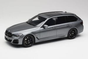 BMW G61 530e M Sport Touring Mineral Hall GT Spirit 1:18 GT485 Vaik