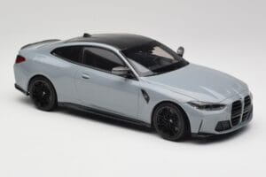 BMW M4 G82 Brooklyn Hall Minichamps 1:18 155020124 Metall - pilt 4/6
