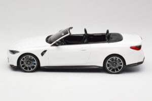 BMW M4 G82 Kabriolett Alpine White Minichamps 1:18 155021031 Metall - pilt 3/6