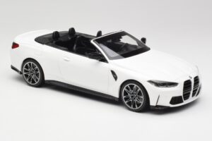 BMW M4 G82 Kabriolett Alpine White Minichamps 1:18 155021031 Metall - pilt 4/6