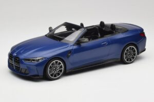 BMW M4 G82 Kabriolett Frozen Portimao Blue Minichamps 1:18 155021030 Metall