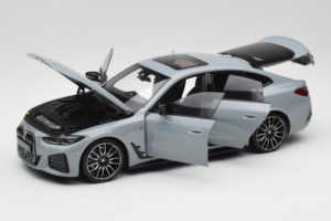 BMW i4 G26 Grey Metallic Minichamps 1:18 110023010 Metall - pilt 2/8