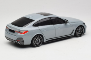 BMW i4 G26 Grey Metallic Minichamps 1:18 110023010 Metall - pilt 3/8