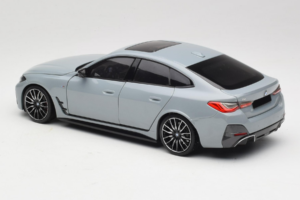 BMW i4 G26 Grey Metallic Minichamps 1:18 110023010 Metall - pilt 7/8