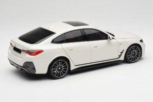 BMW i4 M50 G26 Alpine White Minichamps 1:18 110023011 Metall - pilt 3/8