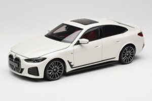 BMW i4 M50 G26 Alpine White Minichamps 1:18 110023011 Metall