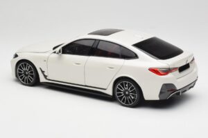 BMW i4 M50 G26 Alpine White Minichamps 1:18 110023011 Metall - pilt 7/8