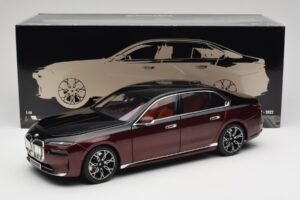 BMW i7 G70 Black & Red Metallic Minichamps 1:18 110023201 Metall - pilt 8/8