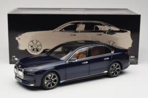 BMW i7 G70 Blue Metallic Minichamps 1:18 110023202 Metall - pilt 8/8
