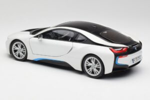 BMW i8 Crystal Valge Paragon 1:18 80432336841 Metall - pilt 7/8