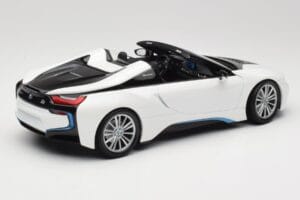 BMW i8 Roadster I15 Valge Metallic Minichamps 1:18 155027031 Metall - pilt 2/6
