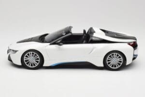 BMW i8 Roadster I15 Valge Metallic Minichamps 1:18 155027031 Metall - pilt 3/6