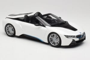 BMW i8 Roadster I15 Valge Metallic Minichamps 1:18 155027031 Metall - pilt 4/6