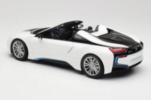BMW i8 Roadster I15 Valge Metallic Minichamps 1:18 155027031 Metall - pilt 5/6