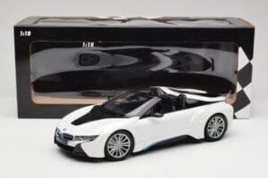 BMW i8 Roadster I15 Valge Metallic Minichamps 1:18 155027031 Metall - pilt 6/6