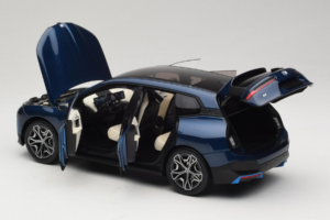 BMW iX Blue Metallic Minichamps 1:18 110023100 Metall - pilt 5/8