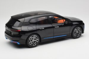 BMW iX Sapphire Black Minichamps 1:18 110023101 Metall - pilt 3/8