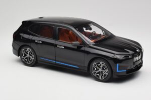 BMW iX Sapphire Black Minichamps 1:18 110023101 Metall - pilt 6/8