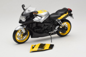 BMW K1200S Kollane Must Minichamps 1:10 80430309224 Metall - pilt 2/8
