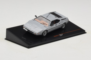 BMW M1 Hall IXO 1:43 CLC602N Metall - pilt 2/4